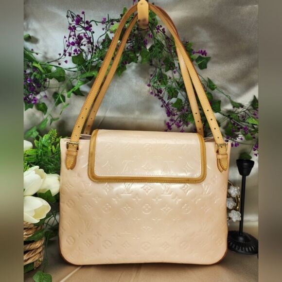 Louis Vuitton Vernis Petronia Street Marshmallow w/ Dust Bag & COA EUC - Picture 5 of 17